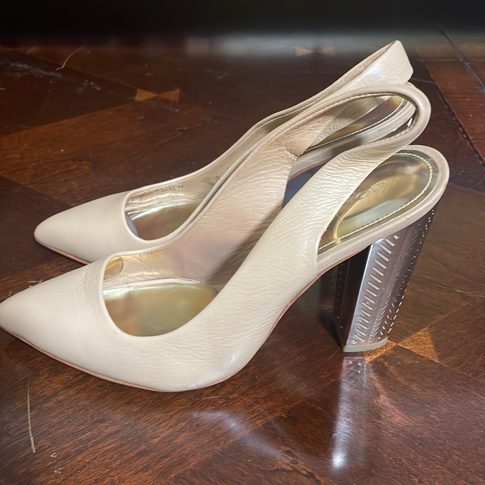 Coach pointy toe sling back heels - Picture 2 of 3
